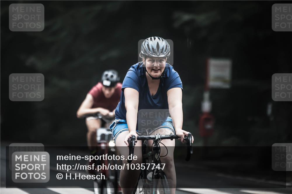 13.09.2026 - Stadtparktriathlon H.Heesch http://msf.ph/oto/10357747 13.09.2026 09:52:50 Radfahren 228, 255, 256, 308, 323 meine-sportfotos.de