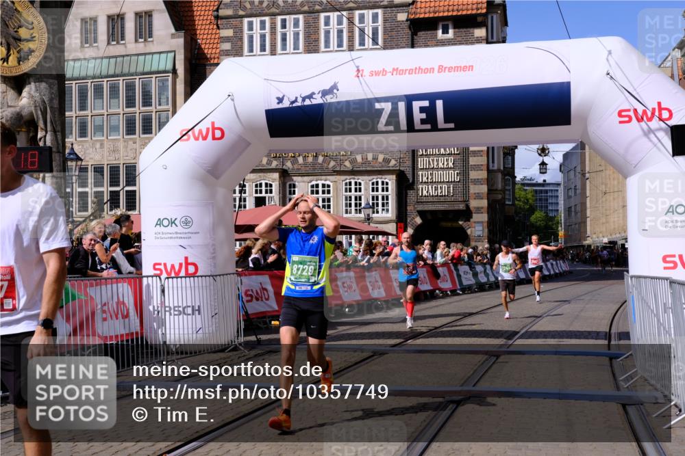 13.09.2026 - 21. swb-Marathon Bremen Tim E. http://msf.ph/oto/10357749 13.09.2026 12:53:07 Ziel 417, 553, 2100, 7244, 8077, 8729, 9522 meine-sportfotos.de