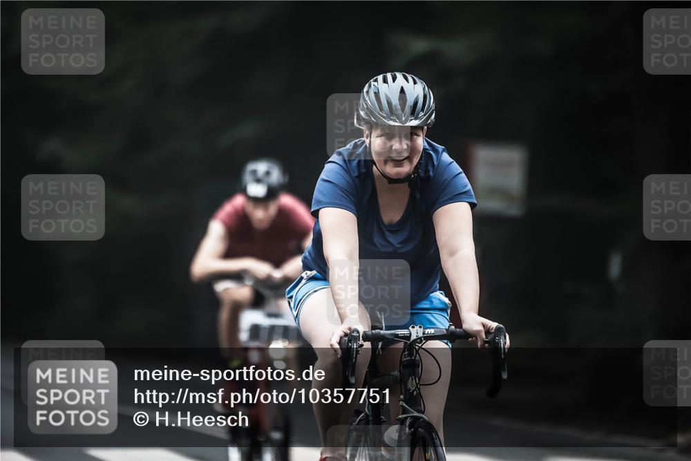 13.09.2026 - Stadtparktriathlon H.Heesch http://msf.ph/oto/10357751 13.09.2026 09:52:50 Radfahren 228, 255, 256, 308, 323 meine-sportfotos.de