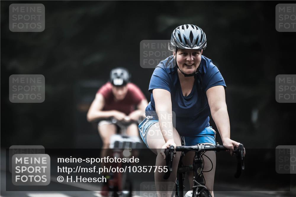 13.09.2026 - Stadtparktriathlon H.Heesch http://msf.ph/oto/10357755 13.09.2026 09:52:50 Radfahren 228, 255, 256, 308, 323 meine-sportfotos.de
