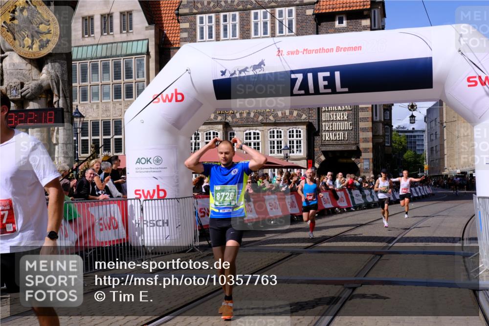 13.09.2026 - 21. swb-Marathon Bremen Tim E. http://msf.ph/oto/10357763 13.09.2026 12:53:07 Ziel 417, 553, 2100, 7244, 8077, 8729, 9522 meine-sportfotos.de