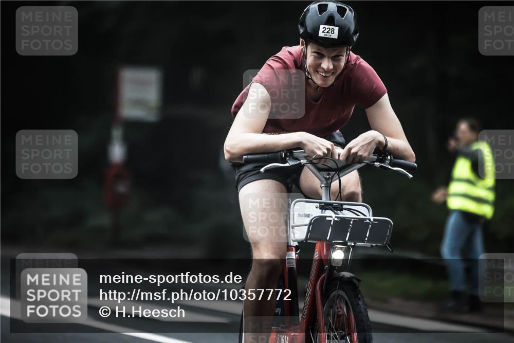 13.09.2026 - Stadtparktriathlon H.Heesch http://msf.ph/oto/10357772 13.09.2026 09:52:51 Radfahren 228, 255, 256, 308, 323 meine-sportfotos.de