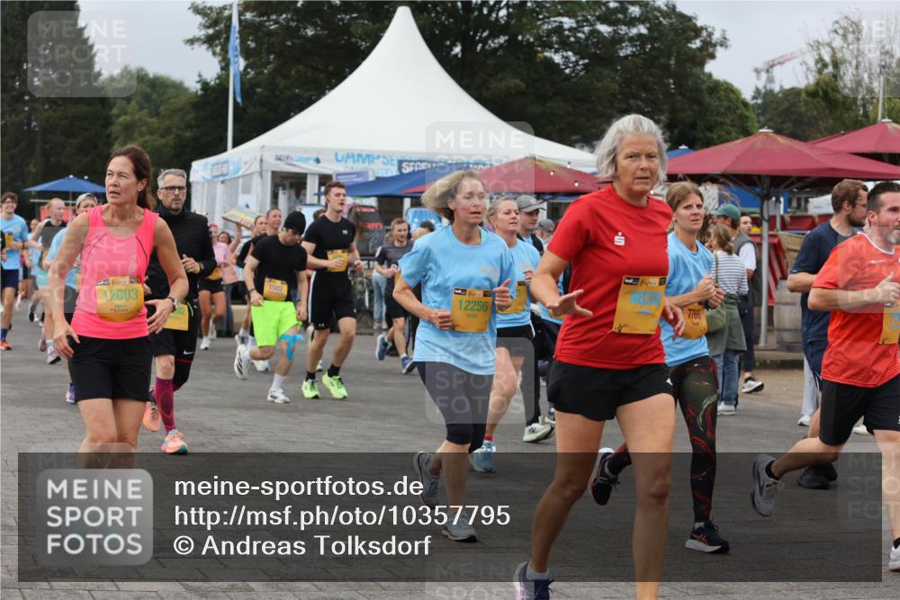 13.09.2026 - Kiel Lauf Andreas Tolksdorf http://msf.ph/oto/10357795 13.09.2026 10:00:14 Kiellinie 14, 38, 12603, 38, 12256, 7766, 1582 meine-sportfotos.de