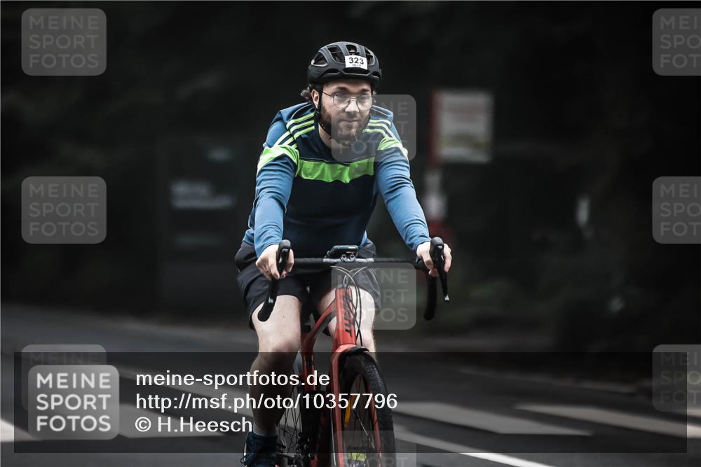 13.09.2026 - Stadtparktriathlon H.Heesch http://msf.ph/oto/10357796 13.09.2026 09:52:53 Radfahren 228, 255, 256, 308, 323 meine-sportfotos.de