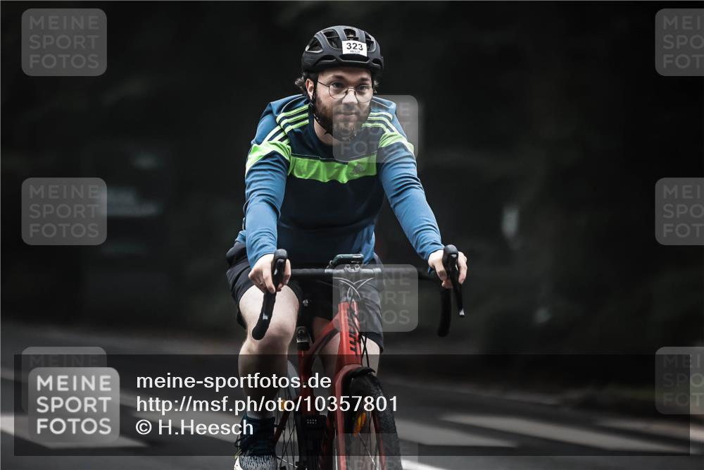 13.09.2026 - Stadtparktriathlon H.Heesch http://msf.ph/oto/10357801 13.09.2026 09:52:53 Radfahren 228, 255, 256, 308, 323 meine-sportfotos.de