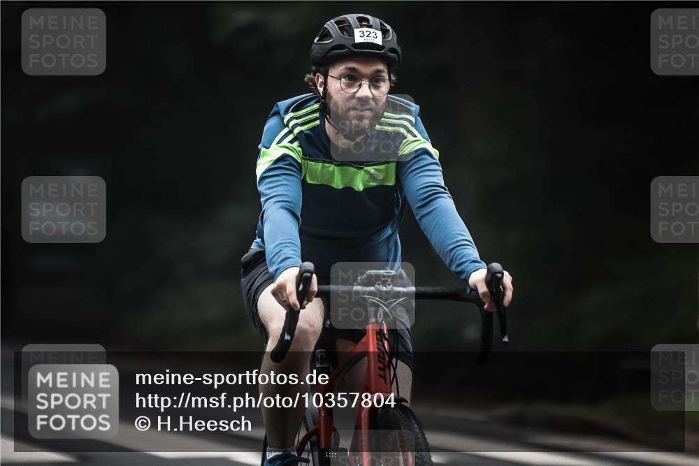 13.09.2026 - Stadtparktriathlon H.Heesch http://msf.ph/oto/10357804 13.09.2026 09:52:53 Radfahren 228, 255, 256, 308, 323 meine-sportfotos.de