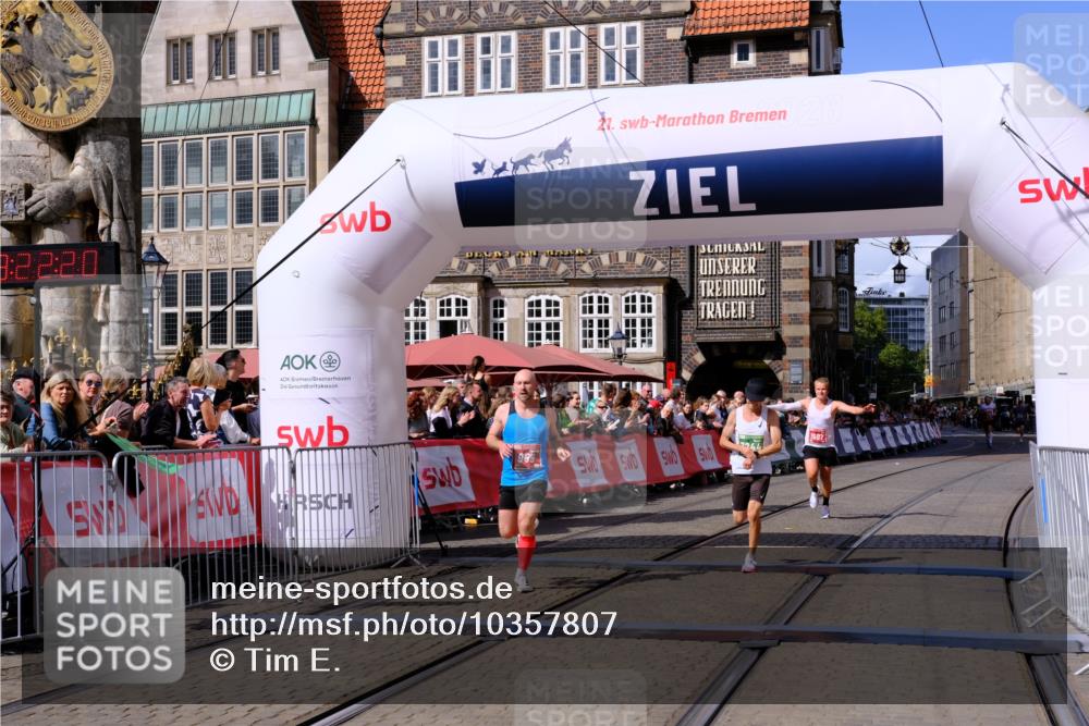 13.09.2026 - 21. swb-Marathon Bremen Tim E. http://msf.ph/oto/10357807 13.09.2026 12:53:08 Ziel 417, 553, 2100, 7244, 8077, 8729, 9522 meine-sportfotos.de