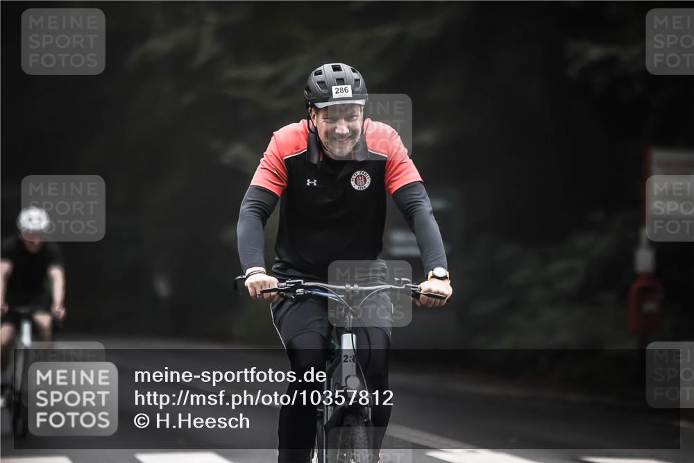 13.09.2026 - Stadtparktriathlon H.Heesch http://msf.ph/oto/10357812 13.09.2026 09:53:06 Radfahren 233, 244, 286, 326 meine-sportfotos.de