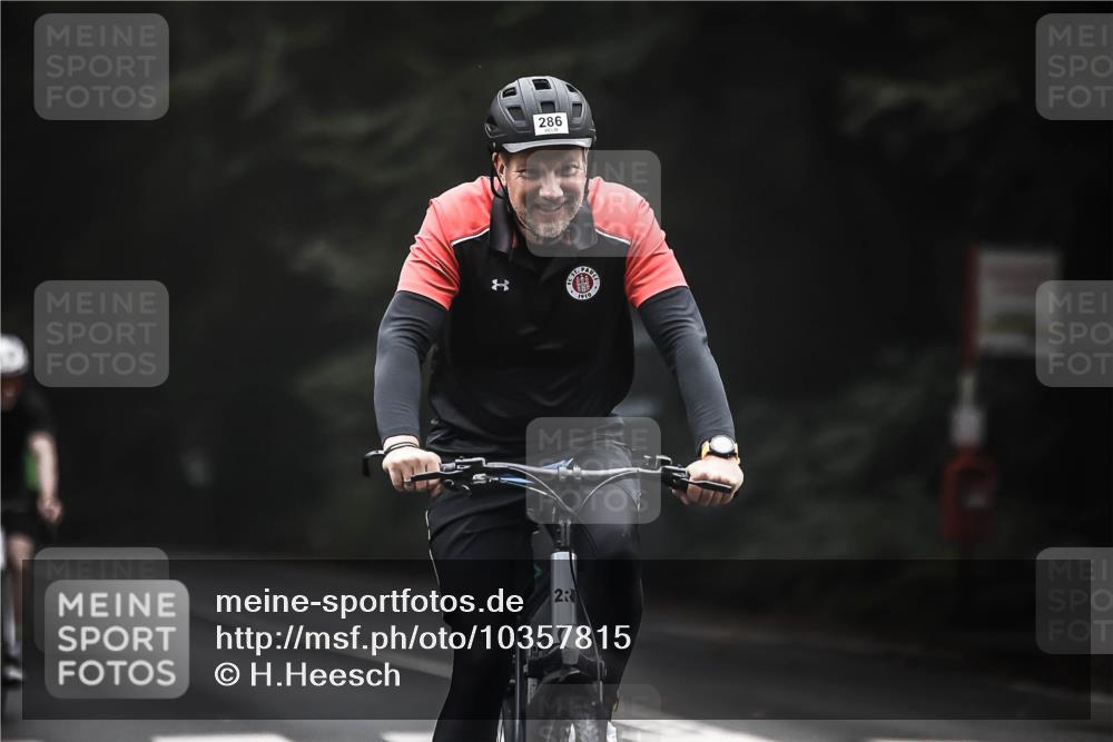 13.09.2026 - Stadtparktriathlon H.Heesch http://msf.ph/oto/10357815 13.09.2026 09:53:07 Radfahren 233, 244, 286, 326 meine-sportfotos.de