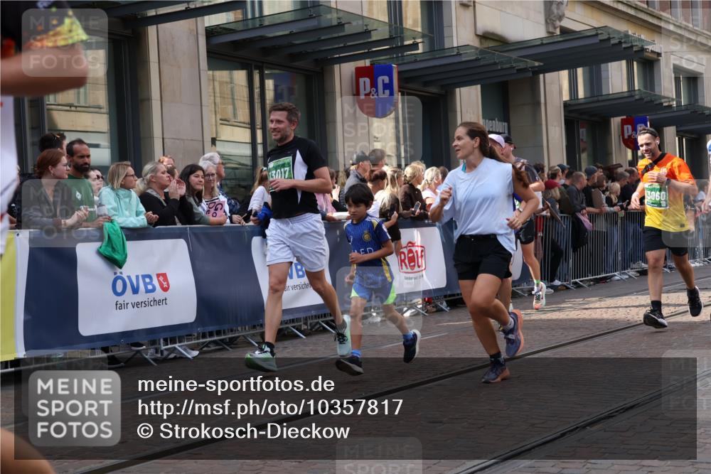 13.09.2026 - 21. swb-Marathon Bremen Strokosch-Dieckow http://msf.ph/oto/10357817 13.09.2026 13:34:41 Ziel 489, 1210, 2366, 2413, 2430, 2492, 2525, 2561, 2755, 3063, 3181, 3217, 3353, 3380, 3768, 4487, 5125, 5415, 5647, 5684, 6085, 6391, 6403, 6627, 6655, 6756, 7123, 7405, 7443, 7462, 7657, 7750, 7998, 8155, 8328, 8515, 8623, 9017, 9038, 9216, 9820, 13017, 13018, 13051, 13060, 13180, 682, 784, 809, 911, 1307, 1395, 1871, 1967, 2215, 2831, 3029, 3052, 3058, 3068, 3214, 3318, 3388, 3409, 3765, 3842, 3890, 4112, 4537, 4616, 5378, 5488, 5566, 5694, 5760, 5852 meine-sportfotos.de