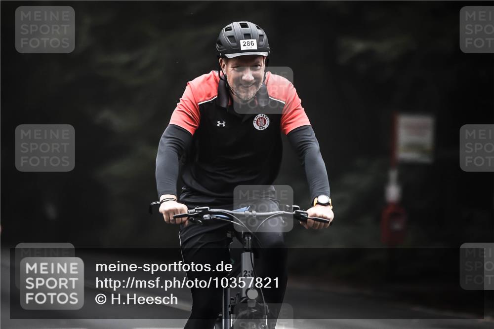 13.09.2026 - Stadtparktriathlon H.Heesch http://msf.ph/oto/10357821 13.09.2026 09:53:07 Radfahren 233, 244, 286, 326 meine-sportfotos.de