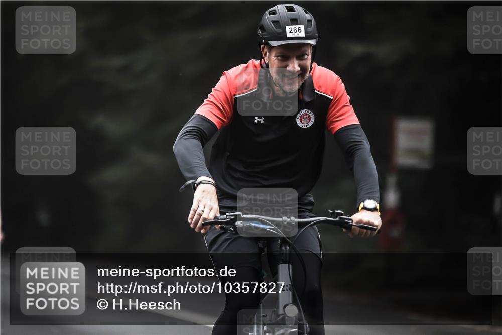 13.09.2026 - Stadtparktriathlon H.Heesch http://msf.ph/oto/10357827 13.09.2026 09:53:07 Radfahren 233, 244, 286, 326 meine-sportfotos.de