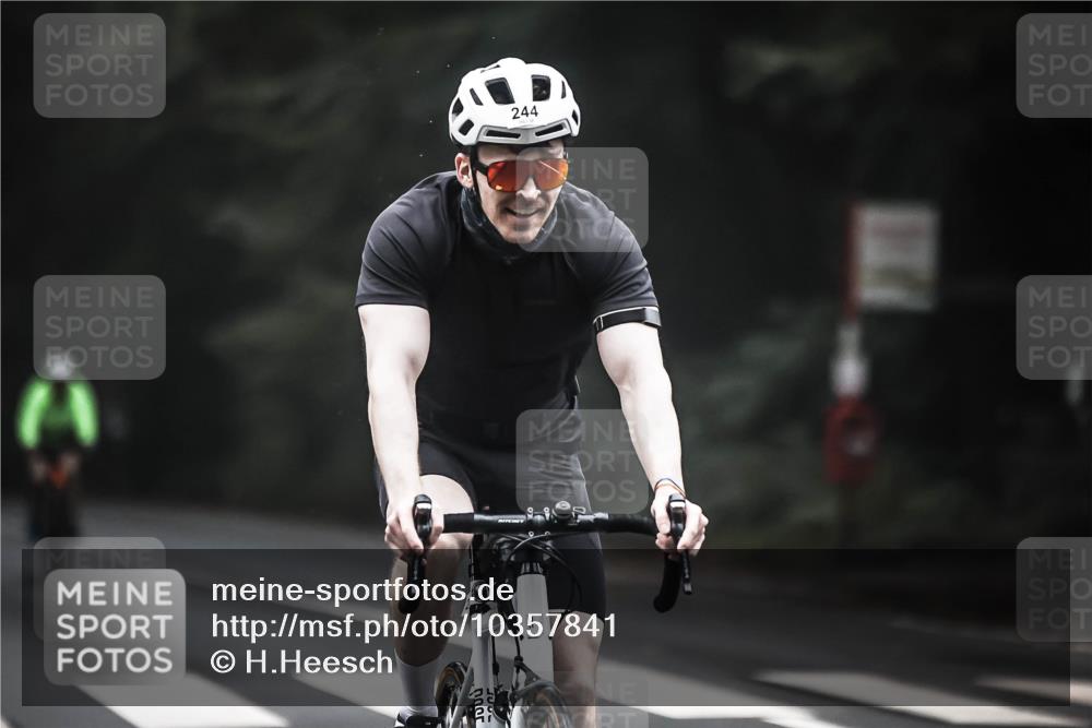 13.09.2026 - Stadtparktriathlon H.Heesch http://msf.ph/oto/10357841 13.09.2026 09:53:09 Radfahren 233, 244, 286, 326 meine-sportfotos.de
