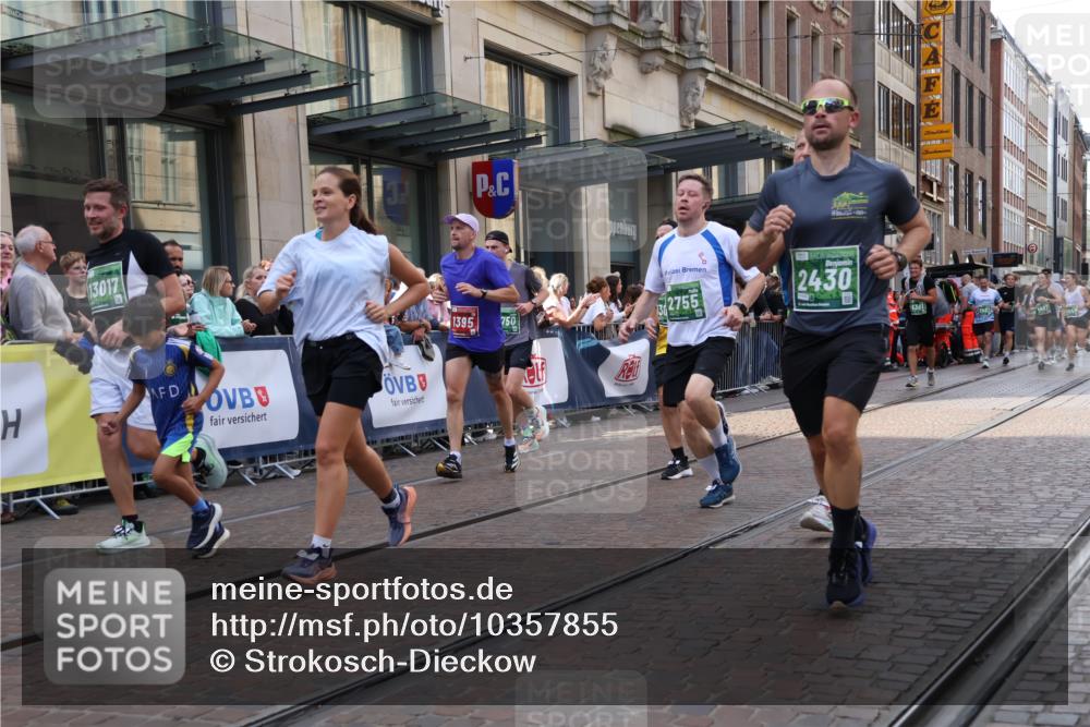 13.09.2026 - 21. swb-Marathon Bremen Strokosch-Dieckow http://msf.ph/oto/10357855 13.09.2026 13:34:42 Ziel 489, 536, 1210, 2366, 2413, 2430, 2492, 2525, 2561, 2755, 3063, 3181, 3217, 3353, 3380, 3768, 4487, 5125, 5415, 5647, 5684, 6085, 6391, 6403, 6627, 6655, 6750, 6756, 7123, 7405, 7443, 7462, 7657, 7750, 7998, 8155, 8328, 8515, 8623, 9017, 9038, 9216, 9820, 13017, 13018, 13051, 13060, 13180, 682, 784, 809, 1307, 1395, 1871, 1967, 2215, 2831, 3029, 3052, 3058, 3068, 3318, 3380, 3388, 3409, 3765, 3842, 3890, 4537, 4616, 5378, 5488, 5566, 5694, 5760, 5852 meine-sportfotos.de