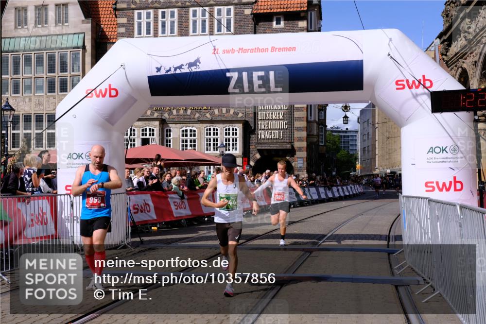 13.09.2026 - 21. swb-Marathon Bremen Tim E. http://msf.ph/oto/10357856 13.09.2026 12:53:10 Ziel 417, 553, 2100, 7244, 8077, 8729, 9522 meine-sportfotos.de