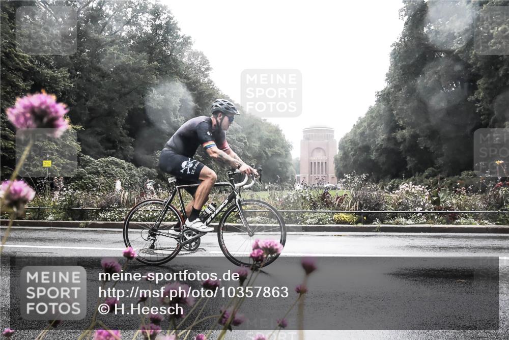 13.09.2026 - Stadtparktriathlon H.Heesch http://msf.ph/oto/10357863 13.09.2026 13:14:14 Radfahren 1343, 1344, 1353 meine-sportfotos.de