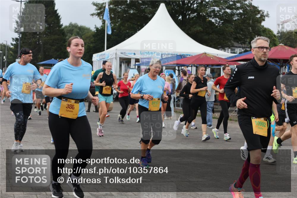 13.09.2026 - Kiel Lauf Andreas Tolksdorf http://msf.ph/oto/10357864 13.09.2026 10:00:16 Kiellinie 124, 35, 386, 4670, 3737, 10992 meine-sportfotos.de