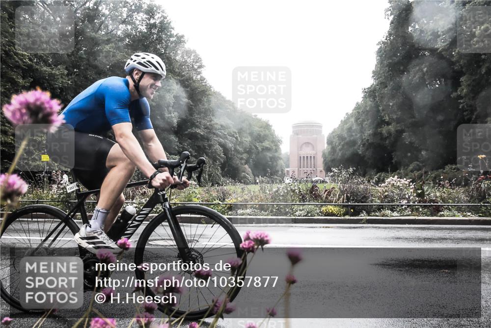 13.09.2026 - Stadtparktriathlon H.Heesch http://msf.ph/oto/10357877 13.09.2026 13:14:17 Radfahren 1343, 1344, 1353 meine-sportfotos.de