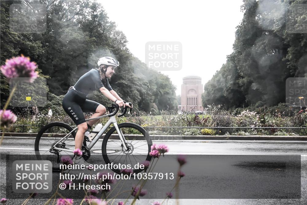 13.09.2026 - Stadtparktriathlon H.Heesch http://msf.ph/oto/10357913 13.09.2026 13:14:37 Radfahren 1283, 1312, 1341, 1400, 1435, 1464 meine-sportfotos.de
