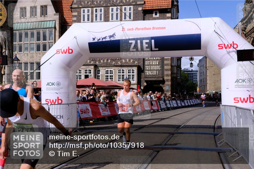 13.09.2026 - 21. swb-Marathon Bremen Tim E. http://msf.ph/oto/10357918 13.09.2026 12:53:11 Ziel 417, 553, 2100, 7244, 8077, 8729, 9522 meine-sportfotos.de
