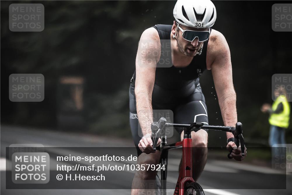13.09.2026 - Stadtparktriathlon H.Heesch http://msf.ph/oto/10357924 13.09.2026 09:53:17 Radfahren 233, 236, 301, 326 meine-sportfotos.de
