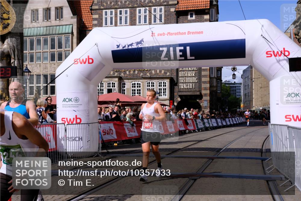 13.09.2026 - 21. swb-Marathon Bremen Tim E. http://msf.ph/oto/10357933 13.09.2026 12:53:11 Ziel 417, 553, 2100, 7244, 8077, 8729, 9522 meine-sportfotos.de