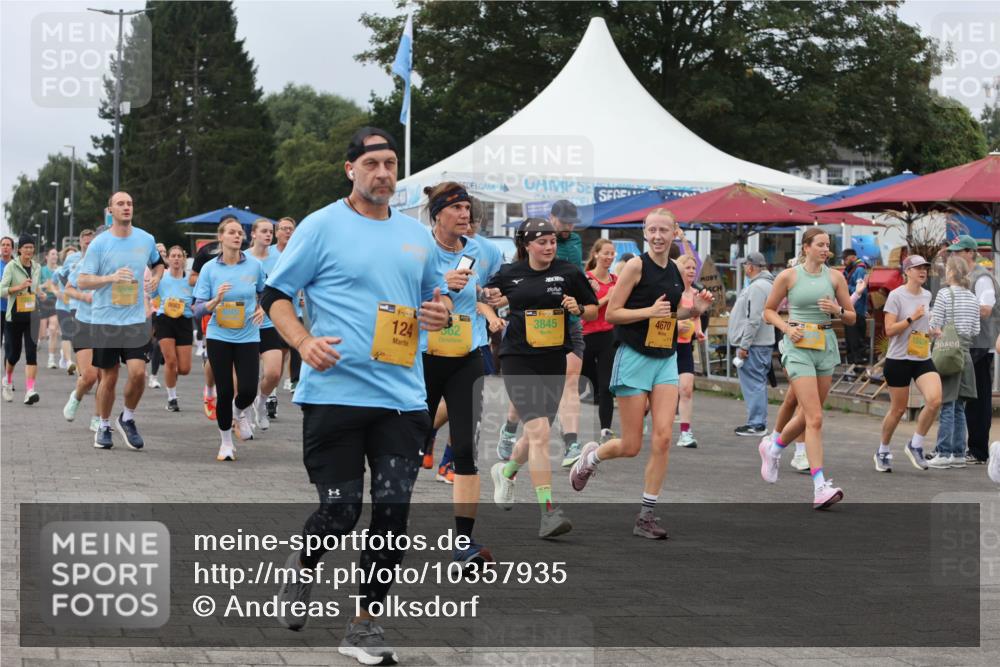 13.09.2026 - Kiel Lauf Andreas Tolksdorf http://msf.ph/oto/10357935 13.09.2026 10:00:17 Kiellinie 5506, 4670, 3845, 124, 302, 10474 meine-sportfotos.de