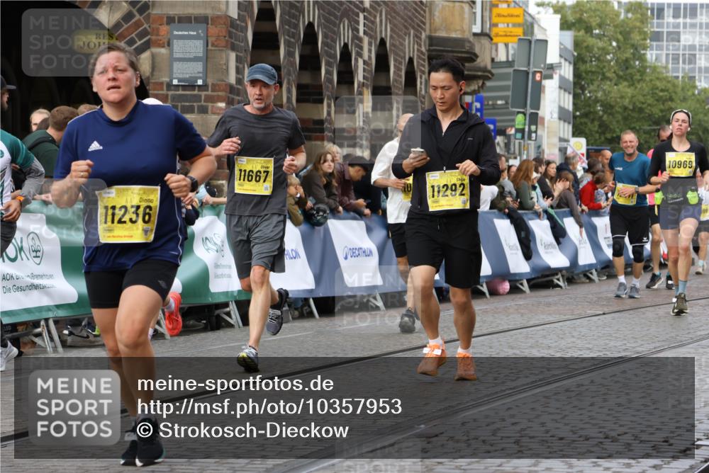13.09.2026 - 21. swb-Marathon Bremen Strokosch-Dieckow http://msf.ph/oto/10357953 13.09.2026 10:57:20 Ziel 10157, 10408, 10610, 10772, 11000, 11079, 11236, 11328, 11484, 11946, 12032, 12284, 10177, 10226, 10300, 10394, 10517, 10518, 11106, 11365, 11480, 11498, 11609, 11734, 11965, 11966, 12037, 12111, 12372 meine-sportfotos.de