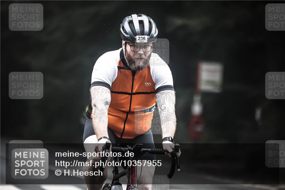 13.09.2026 - Stadtparktriathlon H.Heesch http://msf.ph/oto/10357955 13.09.2026 09:53:22 Radfahren 236, 301 meine-sportfotos.de