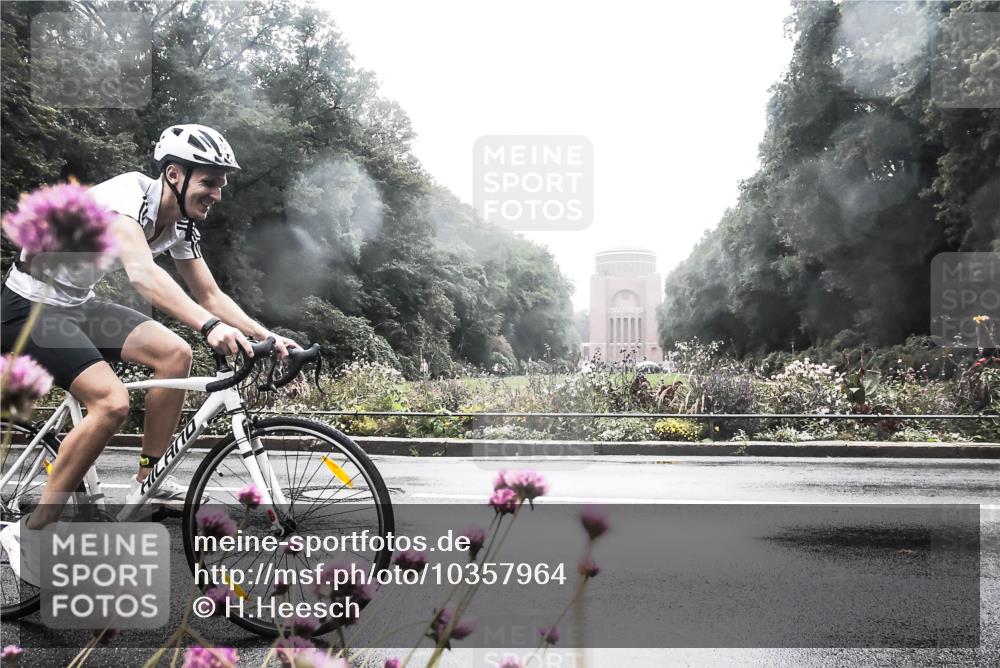 13.09.2026 - Stadtparktriathlon H.Heesch http://msf.ph/oto/10357964 13.09.2026 13:15:04 Radfahren 1211 meine-sportfotos.de