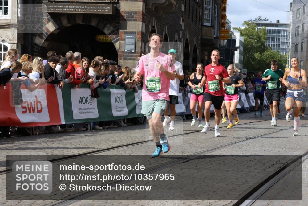 13.09.2026 - 21. swb-Marathon Bremen Strokosch-Dieckow http://msf.ph/oto/10357965 13.09.2026 13:33:52 Ziel 930, 2872, 2960, 2980, 3201, 3562, 3761, 4052, 4219, 4490, 4492, 4536, 4543, 5560, 5660, 5726, 5861, 5862, 5914, 6256, 6421, 6538, 6597, 6777, 6808, 6844, 6882, 6997, 7523, 7633, 7652, 7863, 8093, 8177, 8501, 8599, 8602, 8691, 9206, 9390, 9508, 9883, 10114, 13078, 1364, 1656, 2355, 2727, 3162, 3389, 3522, 3790, 3984, 4613, 5341, 5563, 5587, 6090, 6151, 6509, 6623, 7047, 7303, 7431, 7988, 8025, 8512, 8641, 8910, 13118 meine-sportfotos.de