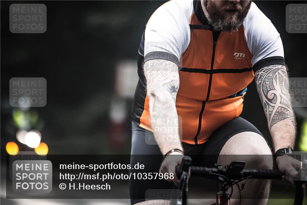13.09.2026 - Stadtparktriathlon H.Heesch http://msf.ph/oto/10357968 13.09.2026 09:53:22 Radfahren 236, 301 meine-sportfotos.de