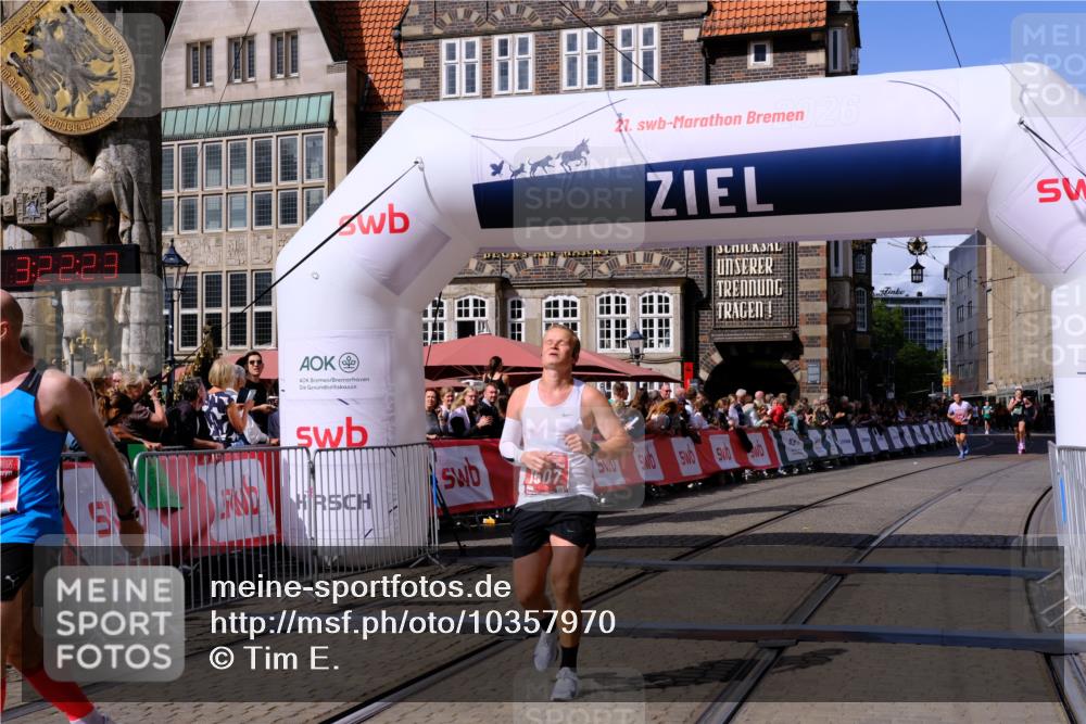 13.09.2026 - 21. swb-Marathon Bremen Tim E. http://msf.ph/oto/10357970 13.09.2026 12:53:12 Ziel 417, 553, 2100, 7244, 8077, 8729, 9522 meine-sportfotos.de