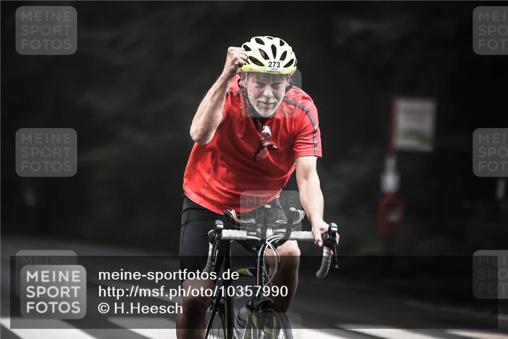 13.09.2026 - Stadtparktriathlon H.Heesch http://msf.ph/oto/10357990 13.09.2026 09:53:35 Radfahren 273, 329 meine-sportfotos.de