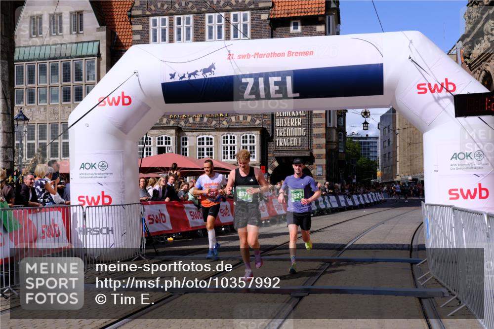 13.09.2026 - 21. swb-Marathon Bremen Tim E. http://msf.ph/oto/10357992 13.09.2026 12:53:19 Ziel 417, 7650, 8077, 9522 meine-sportfotos.de