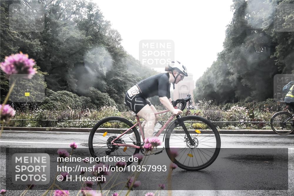 13.09.2026 - Stadtparktriathlon H.Heesch http://msf.ph/oto/10357993 13.09.2026 13:15:11 Radfahren 1210 meine-sportfotos.de
