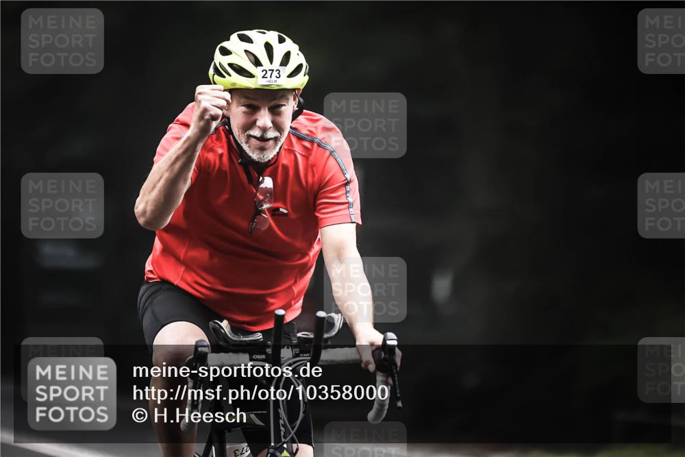 13.09.2026 - Stadtparktriathlon H.Heesch http://msf.ph/oto/10358000 13.09.2026 09:53:36 Radfahren 273, 329 meine-sportfotos.de