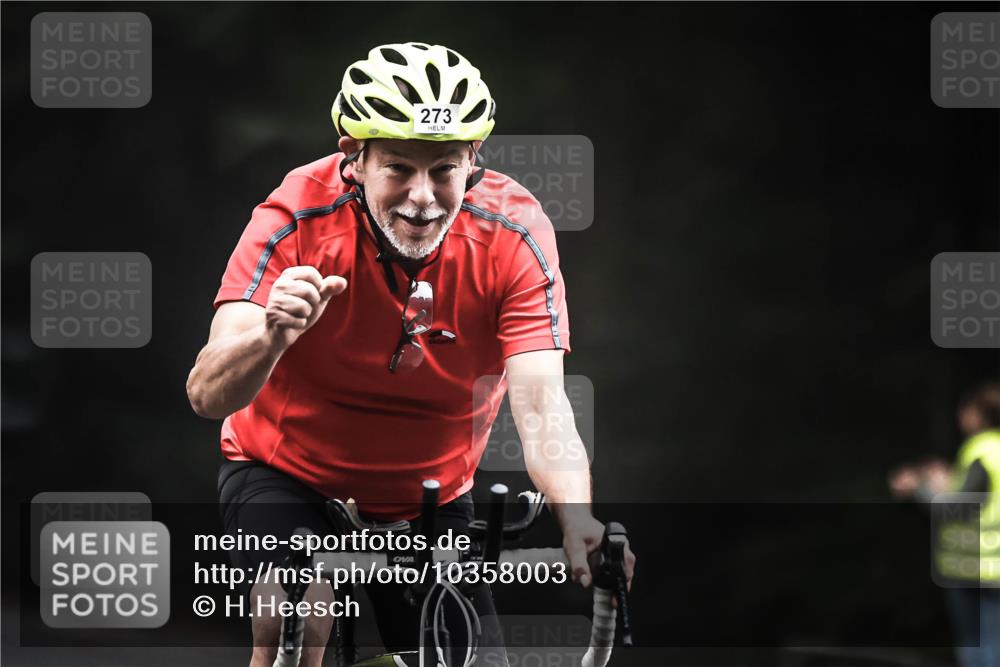 13.09.2026 - Stadtparktriathlon H.Heesch http://msf.ph/oto/10358003 13.09.2026 09:53:36 Radfahren 273, 329 meine-sportfotos.de