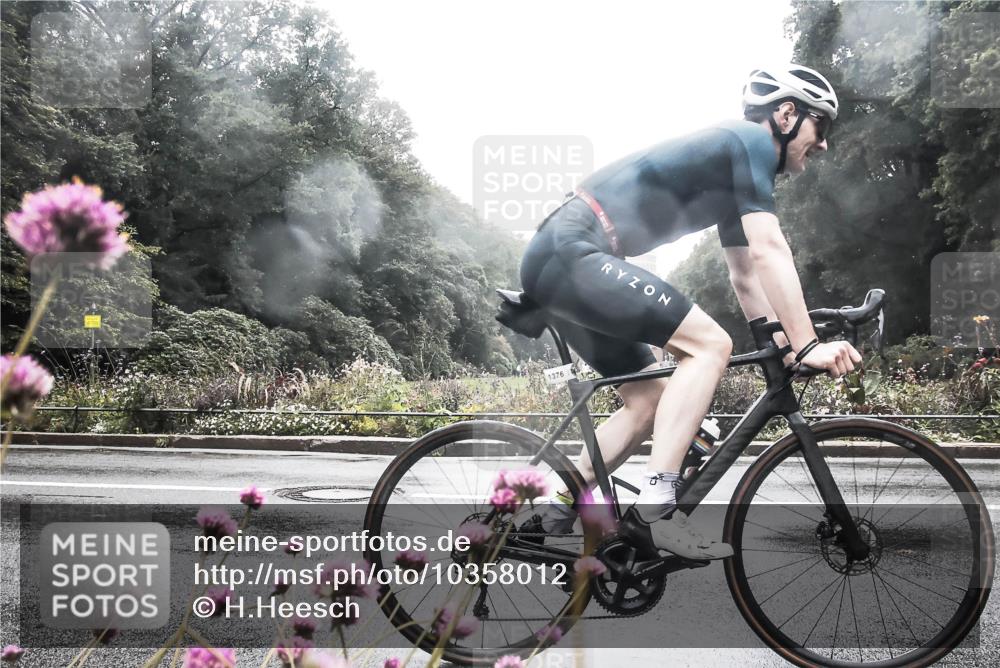 13.09.2026 - Stadtparktriathlon H.Heesch http://msf.ph/oto/10358012 13.09.2026 13:15:20 Radfahren 1304, 1376, 1381 meine-sportfotos.de