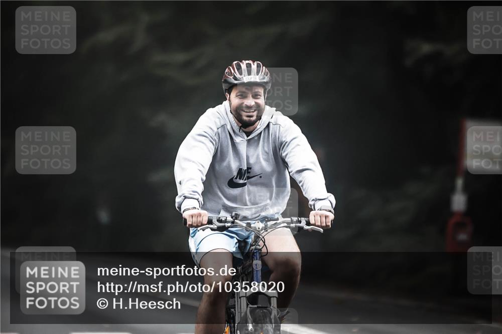 13.09.2026 - Stadtparktriathlon H.Heesch http://msf.ph/oto/10358020 13.09.2026 09:53:41 Radfahren 273, 290, 328, 329 meine-sportfotos.de