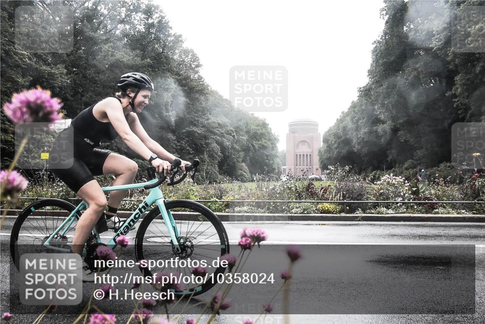 13.09.2026 - Stadtparktriathlon H.Heesch http://msf.ph/oto/10358024 13.09.2026 13:15:26 Radfahren 1304, 1317 meine-sportfotos.de