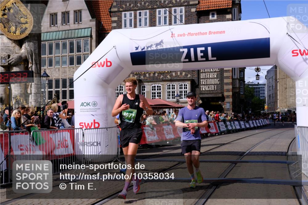 13.09.2026 - 21. swb-Marathon Bremen Tim E. http://msf.ph/oto/10358034 13.09.2026 12:53:20 Ziel 417, 2585, 7650, 8077, 9522 meine-sportfotos.de