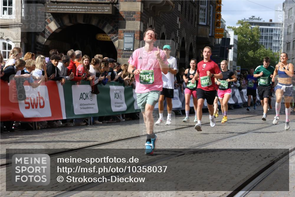 13.09.2026 - 21. swb-Marathon Bremen Strokosch-Dieckow http://msf.ph/oto/10358037 13.09.2026 13:33:52 Ziel 930, 2872, 2960, 2980, 3201, 3562, 3761, 4052, 4219, 4490, 4492, 4536, 4543, 5560, 5660, 5726, 5861, 5862, 5914, 6256, 6421, 6538, 6597, 6777, 6808, 6844, 6882, 6997, 7523, 7633, 7652, 7863, 8093, 8177, 8501, 8599, 8602, 8691, 9206, 9390, 9508, 9883, 10114, 13078, 1364, 1656, 2355, 2727, 3162, 3389, 3522, 3790, 3984, 4613, 5341, 5563, 5587, 6090, 6151, 6509, 6623, 7047, 7303, 7431, 7988, 8025, 8512, 8641, 8910, 13118 meine-sportfotos.de