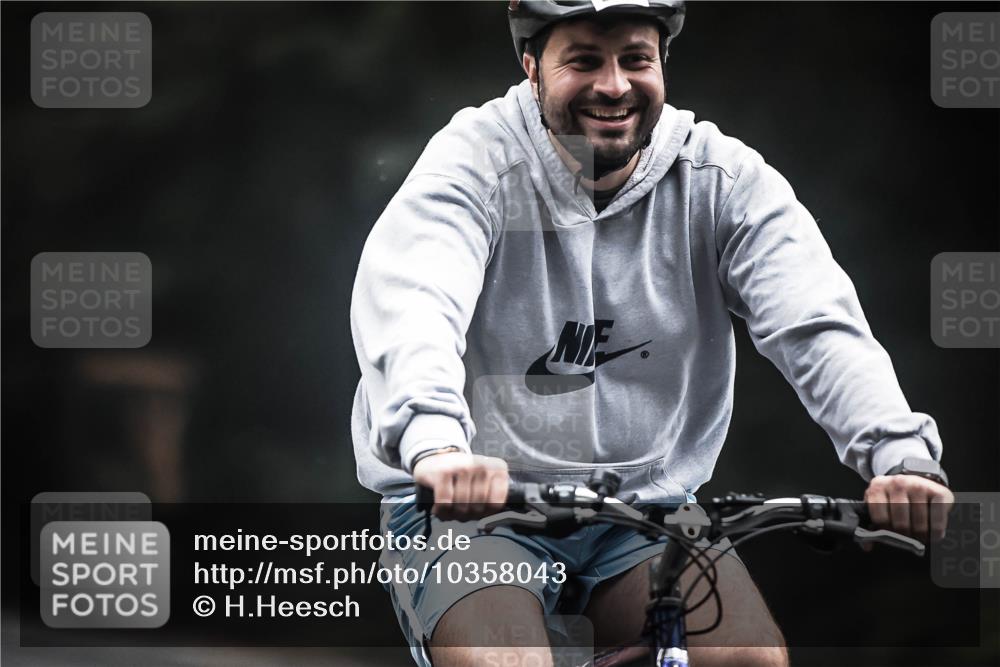 13.09.2026 - Stadtparktriathlon H.Heesch http://msf.ph/oto/10358043 13.09.2026 09:53:42 Radfahren 290, 328, 329 meine-sportfotos.de