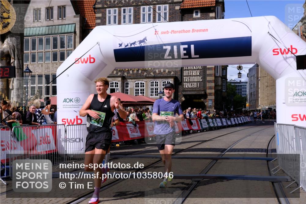 13.09.2026 - 21. swb-Marathon Bremen Tim E. http://msf.ph/oto/10358046 13.09.2026 12:53:20 Ziel 417, 2585, 7650, 8077, 9522 meine-sportfotos.de