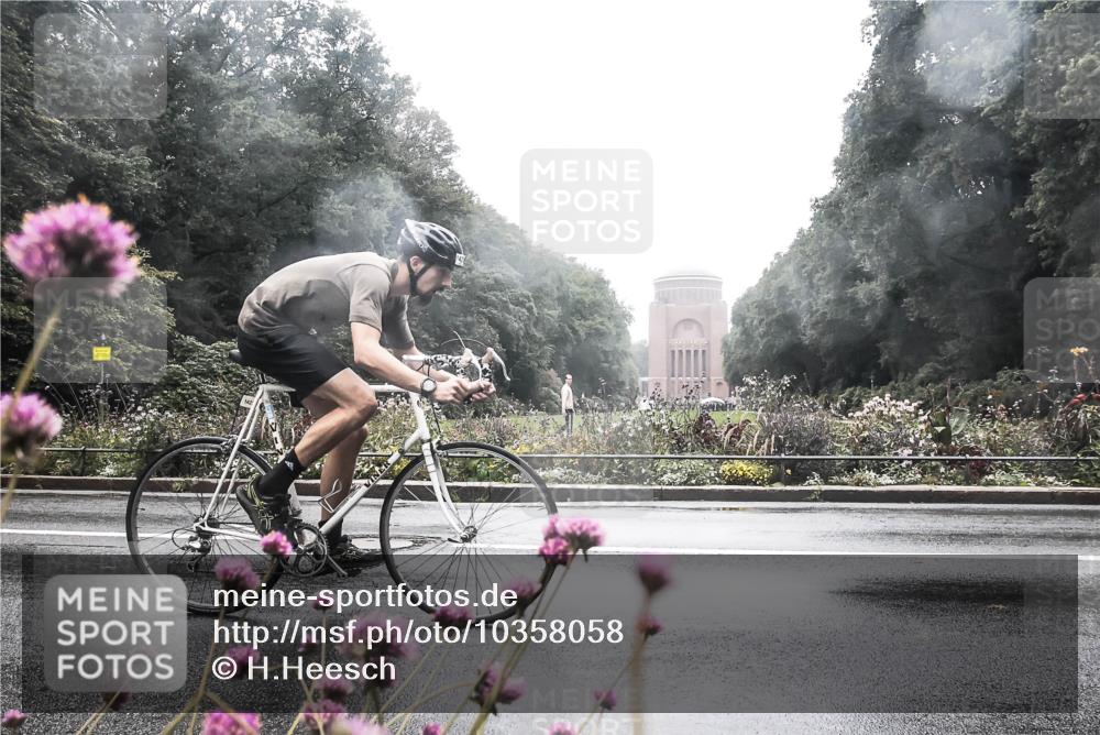 13.09.2026 - Stadtparktriathlon H.Heesch http://msf.ph/oto/10358058 13.09.2026 13:15:44 Radfahren 1423 meine-sportfotos.de
