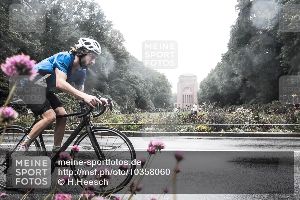 13.09.2026 - Stadtparktriathlon H.Heesch http://msf.ph/oto/10358060 13.09.2026 13:15:48 Radfahren 1300, 1423 meine-sportfotos.de