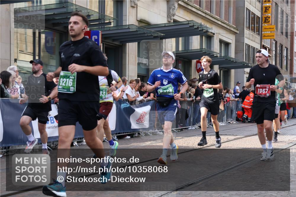 13.09.2026 - 21. swb-Marathon Bremen Strokosch-Dieckow http://msf.ph/oto/10358068 13.09.2026 13:34:50 Ziel 489, 536, 2003, 2366, 2413, 2430, 2492, 2625, 3063, 3217, 3311, 3768, 3916, 4487, 4635, 4985, 5016, 5125, 5647, 6320, 6391, 6403, 6627, 6655, 6750, 6756, 7123, 7405, 7657, 7703, 7750, 7998, 8300, 8328, 8515, 8623, 9017, 9216, 9526, 9527, 13017, 13018, 13051, 13060, 489, 784, 809, 1210, 1395, 1871, 1967, 2525, 2561, 2755, 2831, 3052, 3058, 3181, 3217, 3318, 3353, 3380, 3388, 3409, 3765, 3768, 3842, 4537, 5378, 5415, 5488, 5684, 5694, 5760, 6085 meine-sportfotos.de