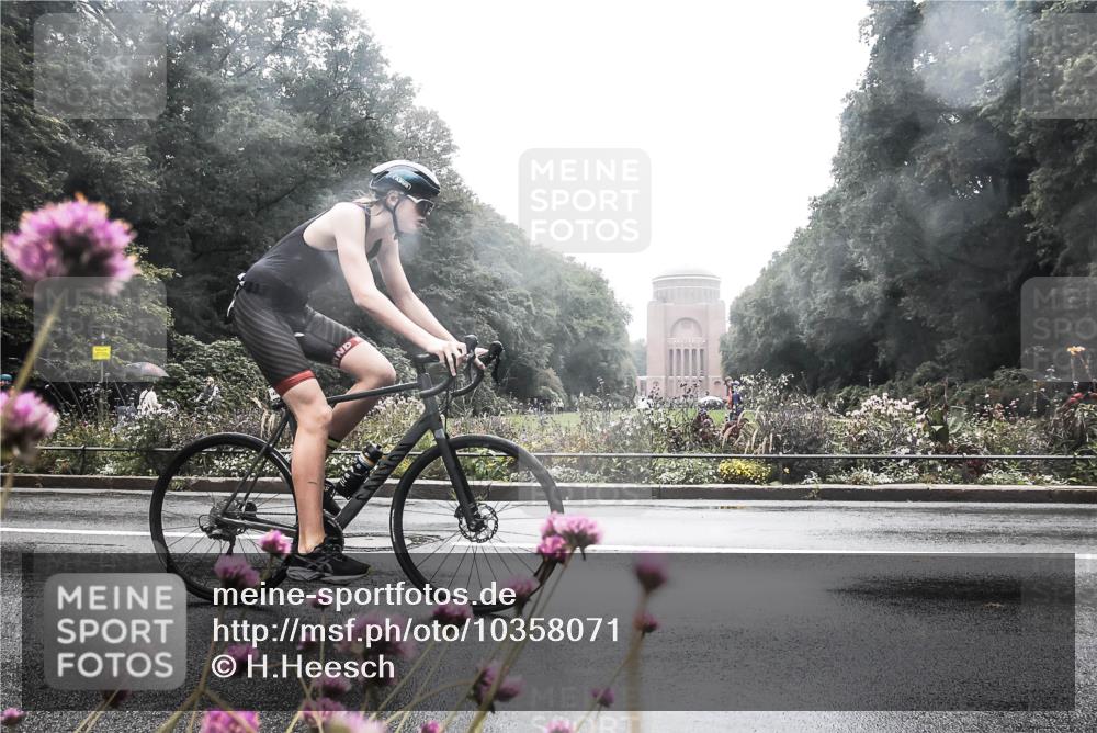 13.09.2026 - Stadtparktriathlon H.Heesch http://msf.ph/oto/10358071 13.09.2026 13:16:05 Radfahren 1258, 1366, 1428, 1452 meine-sportfotos.de