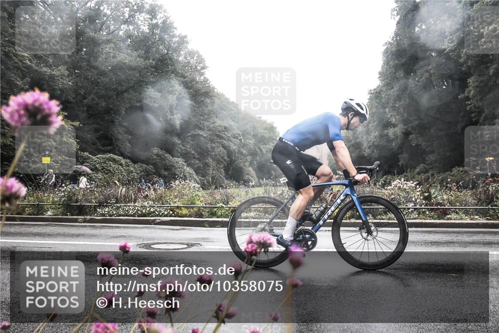 13.09.2026 - Stadtparktriathlon H.Heesch http://msf.ph/oto/10358075 13.09.2026 13:16:06 Radfahren 1258, 1366, 1428, 1452 meine-sportfotos.de